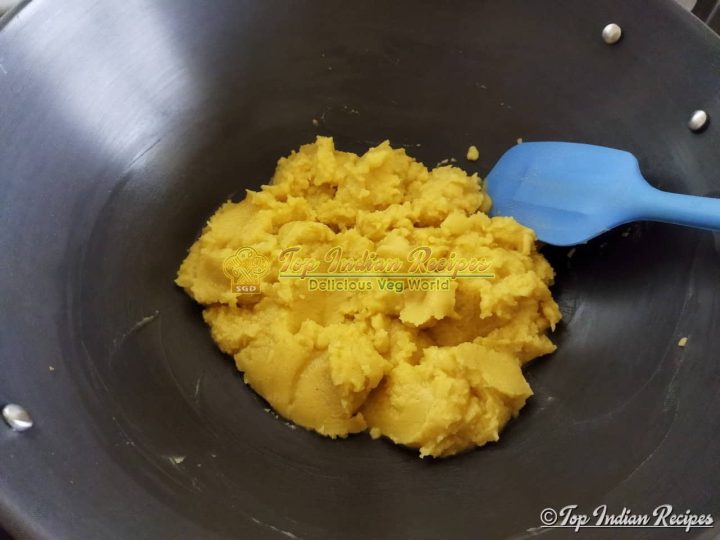 Maida Burfi or Halkova Sweet Recipe 02